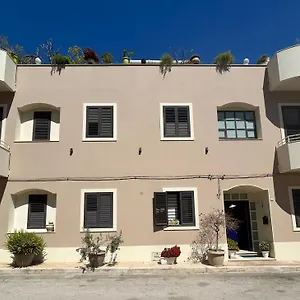 https://a-casa-di-sebina-tra-centromare.sicilyhotelsitaly.net